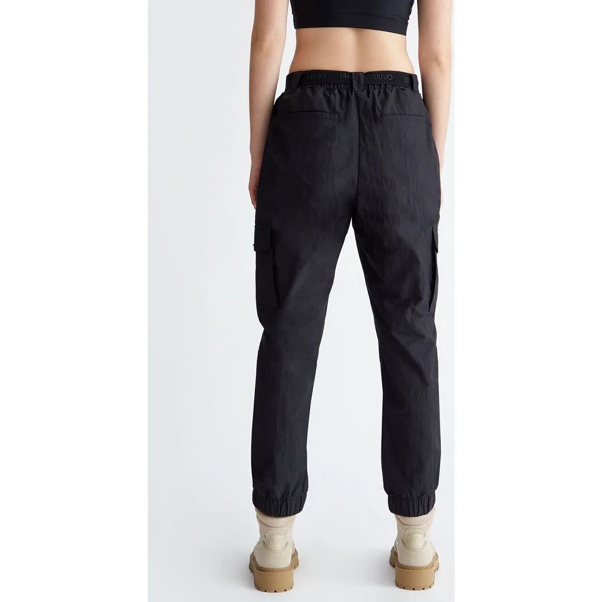 Pantalón de nailon con cinturón