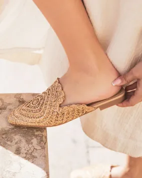Sandalia plana de mujer estilo mule en color topo - Marina
